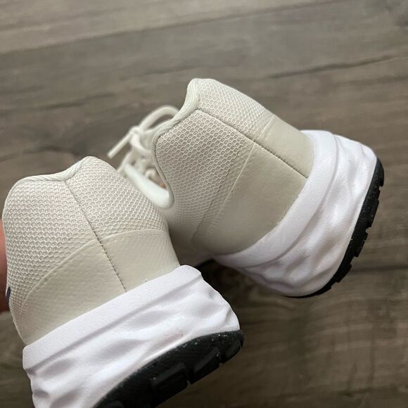 Nike Revolution “”Summit White/Diffused Blue/Light Bone"Running Shoe size 5.5 Y - Picture 3 of 6